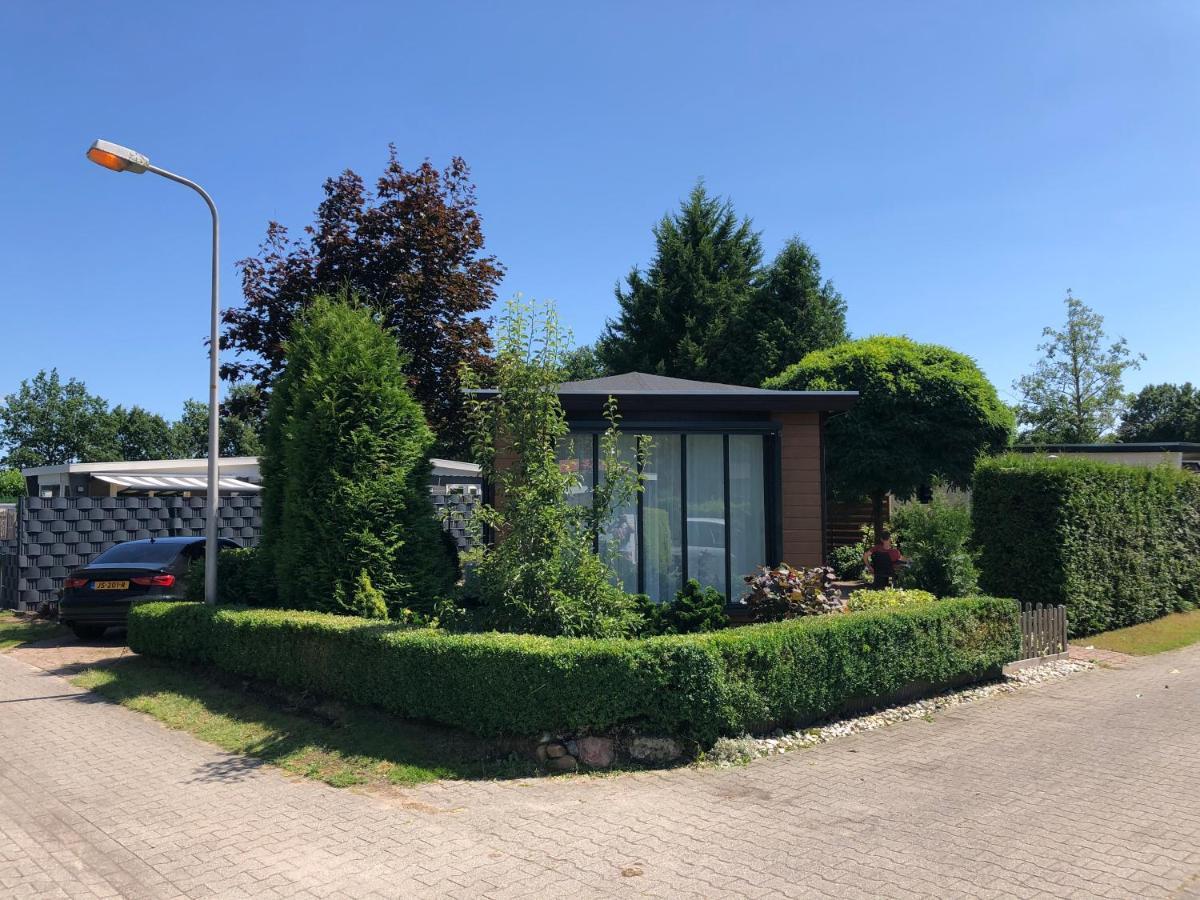 De Vlinder Luxe Chalet Op De Tien Heugten Schoonloo Exterior photo